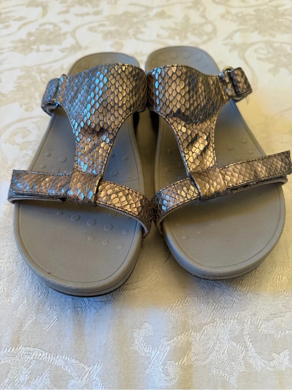 Vionic Women’s Pacific Ellie Metallic Snake Pewter Silver Comfort Sandals Size 8 - Picture 2 of 10